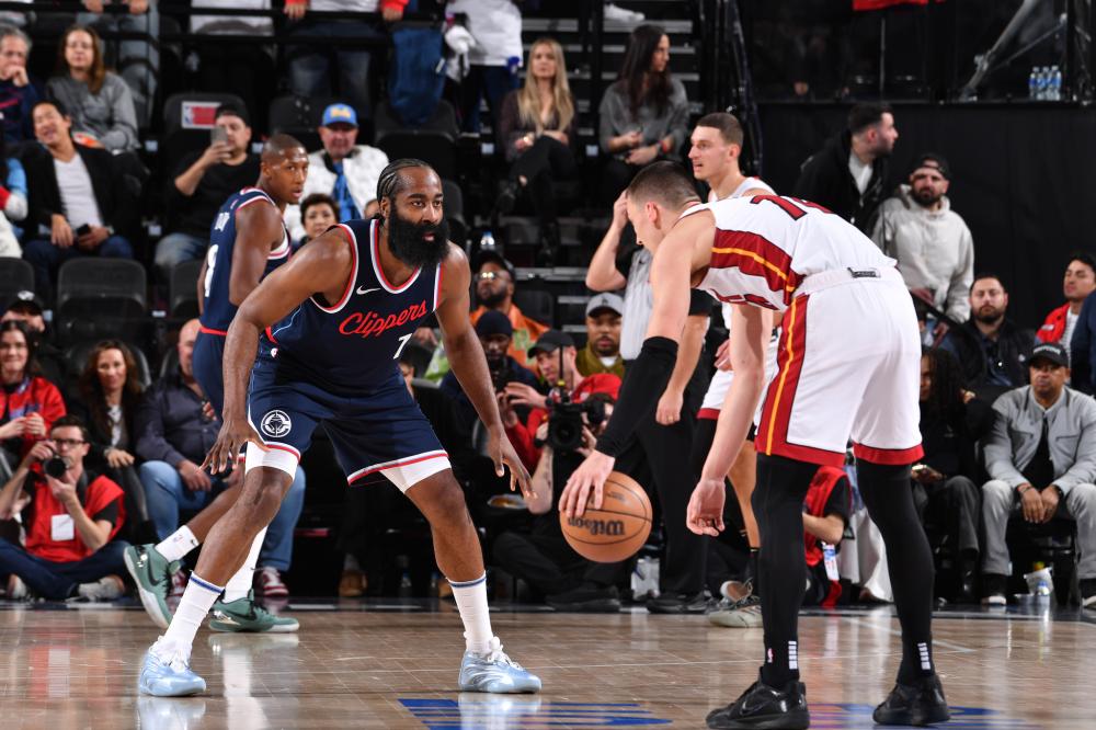 功取得平局 功取得平局