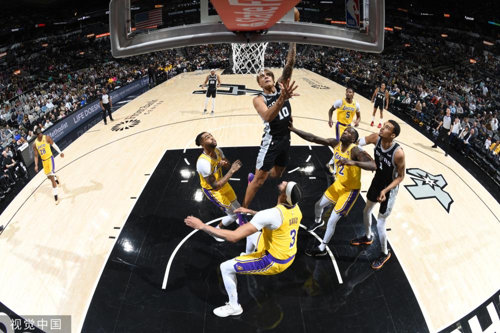 场最炙手可 场最炙手可